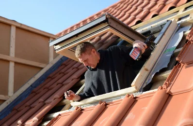 Pose de fenêtres de toit Velux à Charlieu